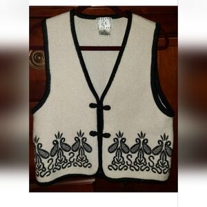 ICE 100% Cream Black Wool Vest Beautiful Embroidered Detail Size 10